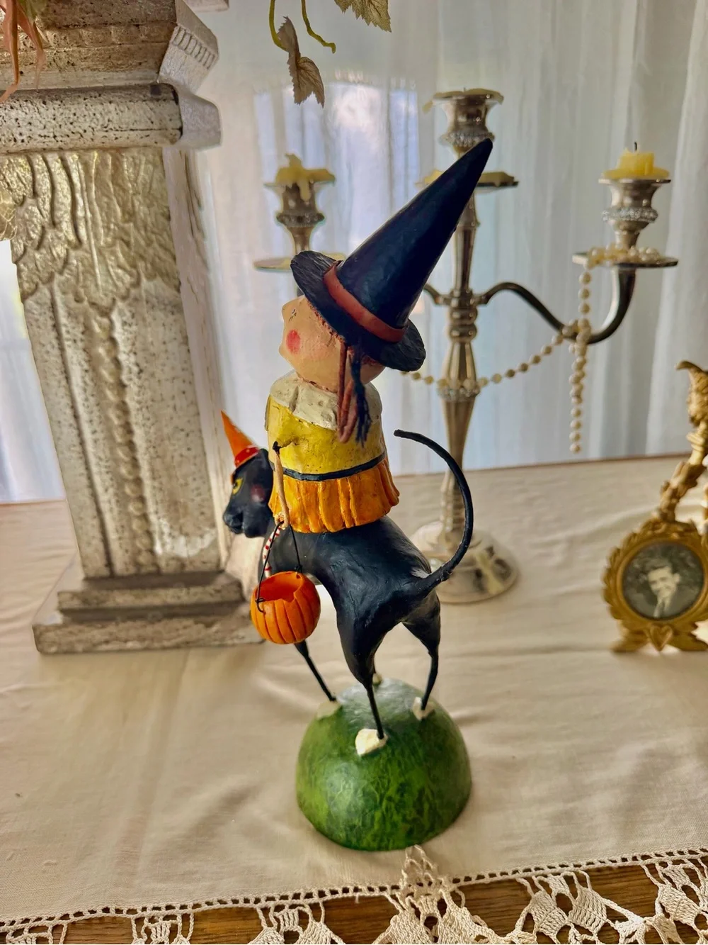 Vintage Lori Mitchell “Sissy And Her Cat”Halloween Collectible Figurine